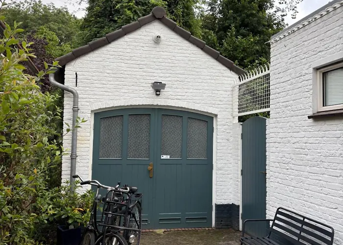 Renovated & Private Tinyhouse Short La Haye