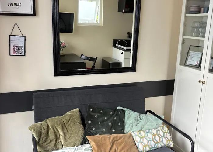 Renovated&private Tinyhouse Short Appartement Den Haag