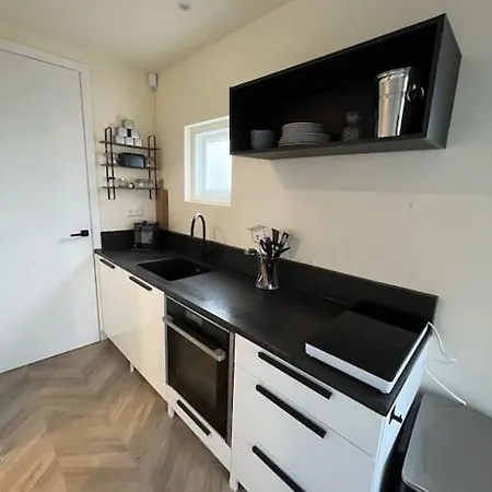 Renovated & Private Tinyhouse Short