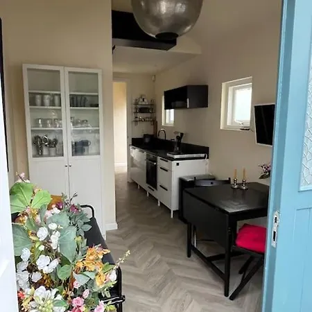 Renovated & Private Tinyhouse Short Appartement