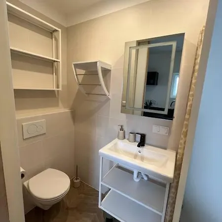 Renovated & Private Tinyhouse Short