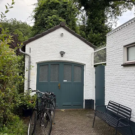 Renovated & Private Tinyhouse Short L'Aia